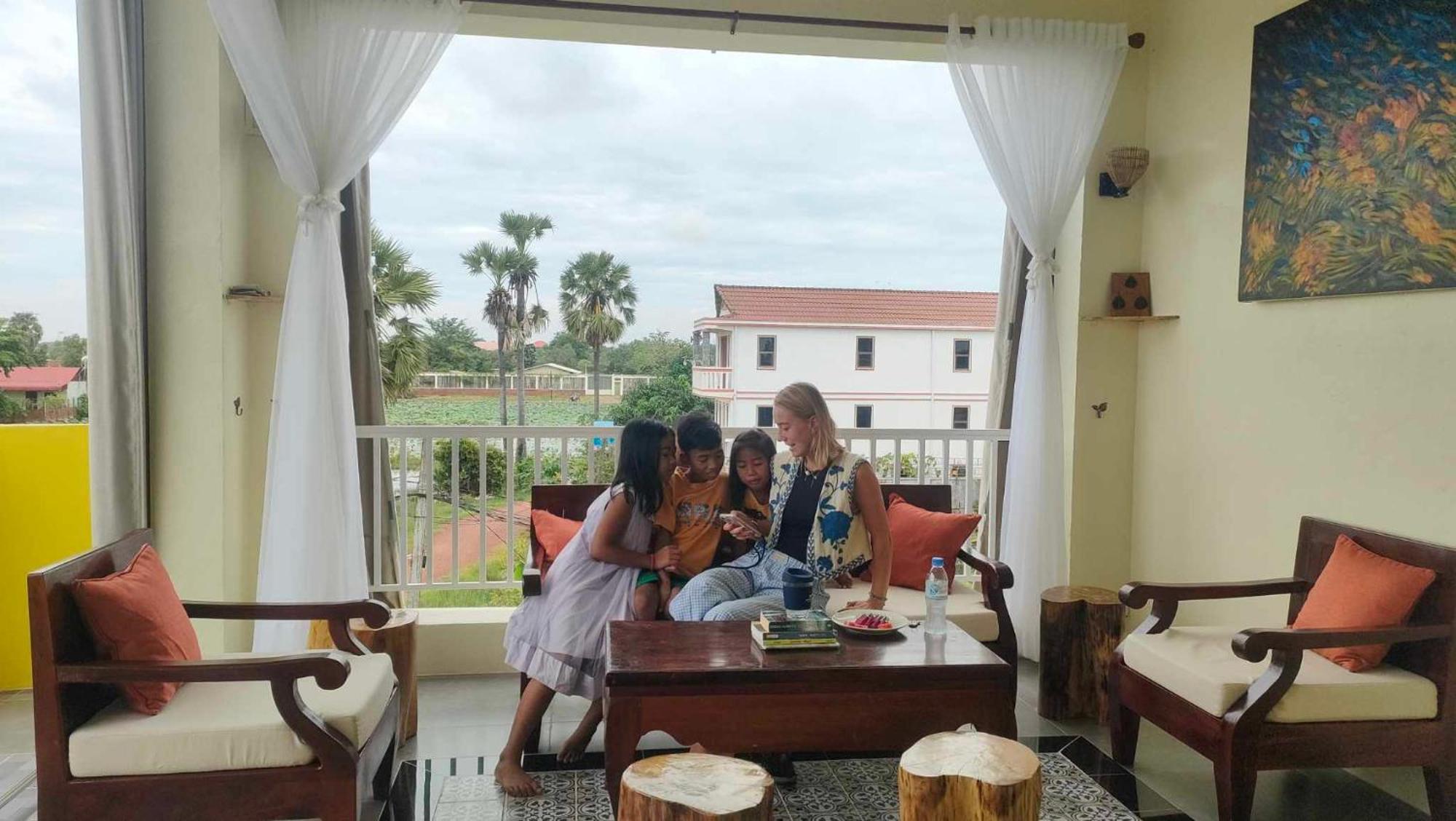 Homestay Yellow Natural House Siem Reap Bagian luar foto