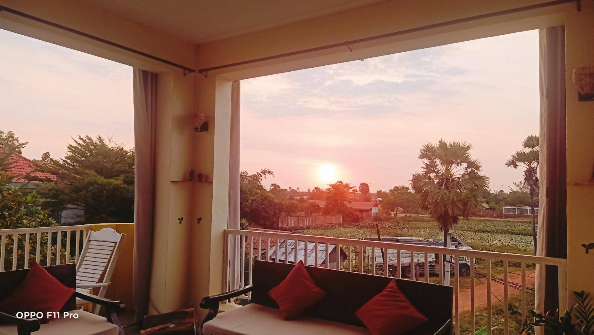 Homestay Yellow Natural House Siem Reap Bagian luar foto