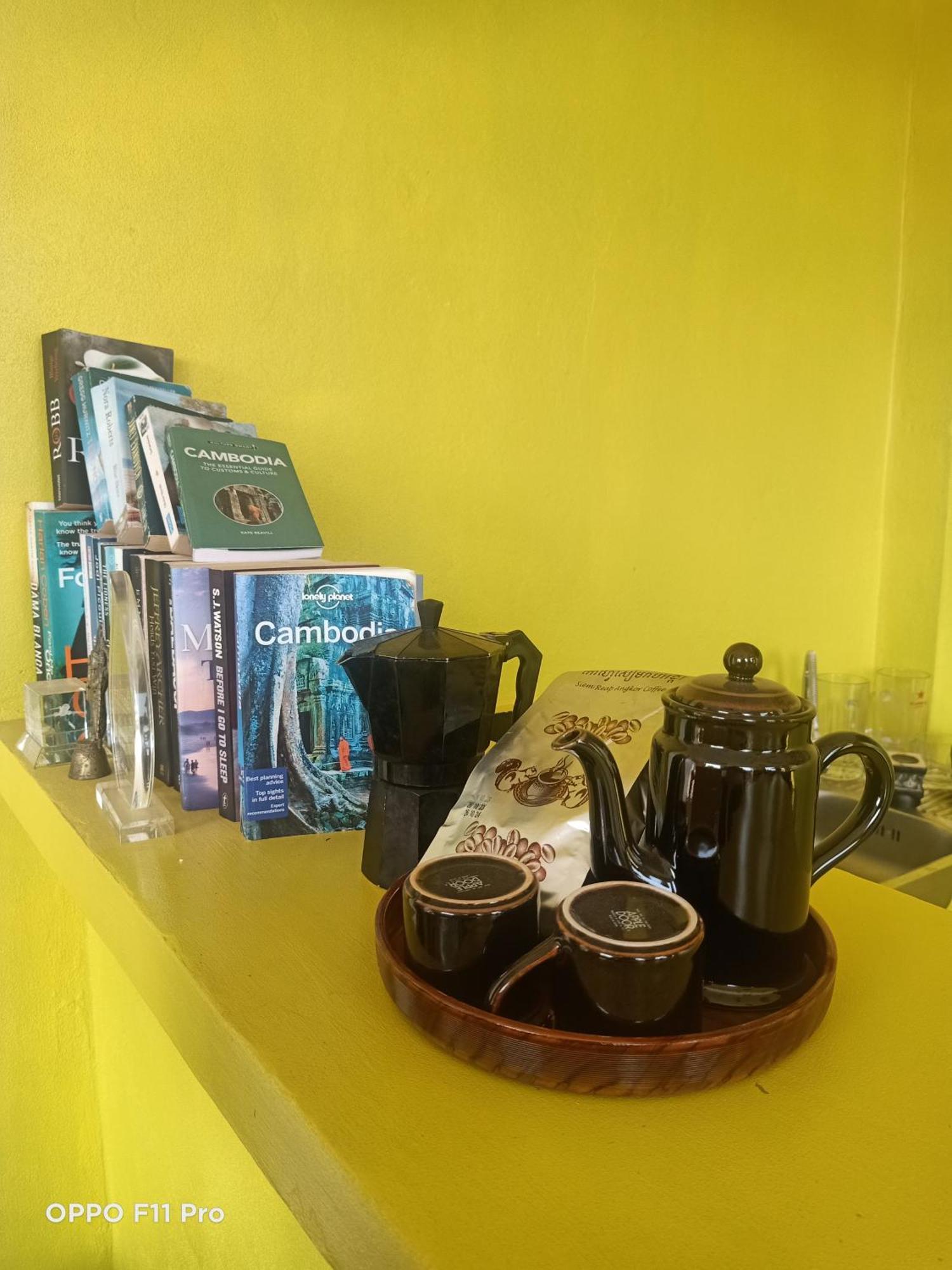 Homestay Yellow Natural House Siem Reap Bagian luar foto